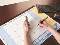 9 Ways to use your work desk calendar to stay organized
